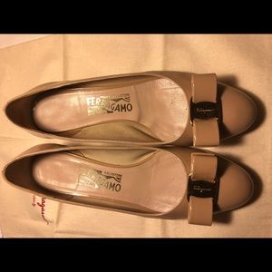 Salvatore Ferragamo Vara Pumps